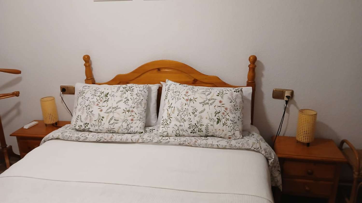 Se alquila desde  01/10/2026 hasta 31/05/2027 bonito apartamento en Fuengirola con vistas al mar