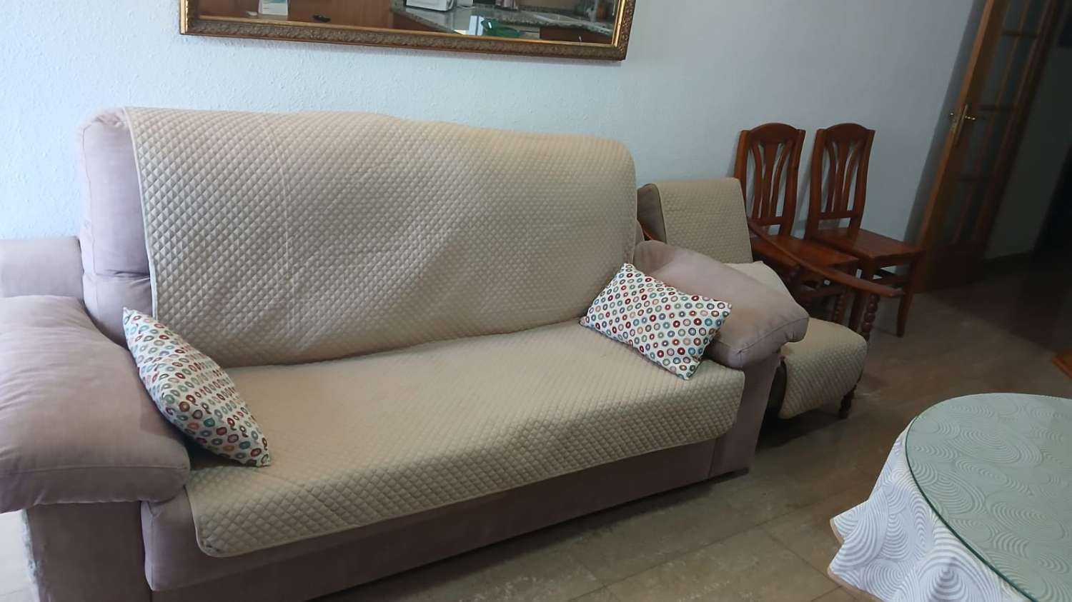 Se alquila desde  01/10/2026 hasta 31/05/2027 bonito apartamento en Fuengirola con vistas al mar