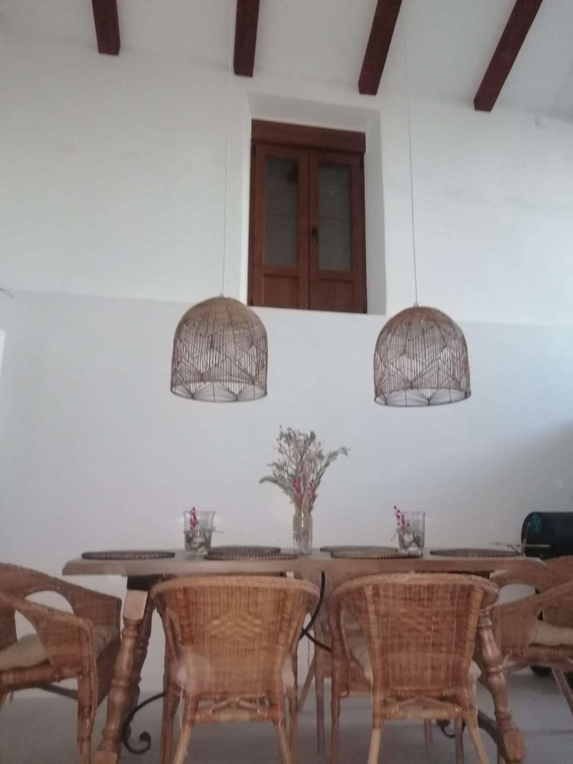 SE ALQUILA POR LARGA TEMPORADA MAGNIFICACASA EN COIN