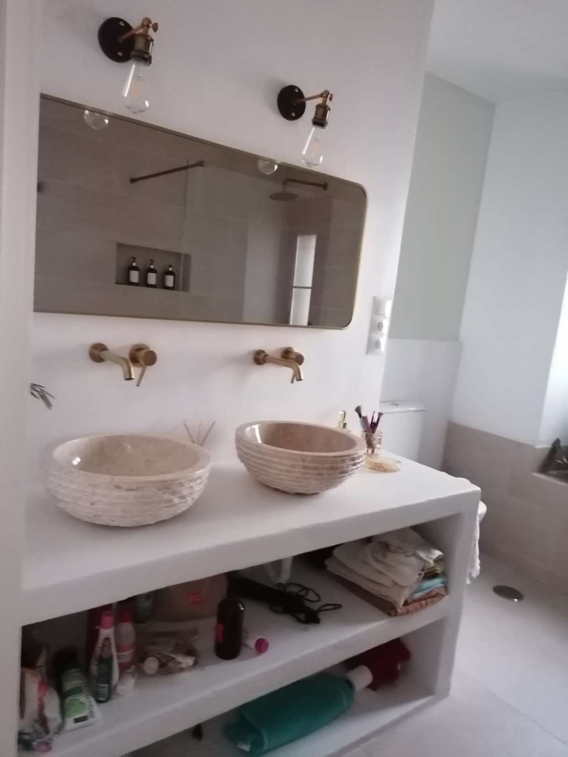 SE ALQUILA POR LARGA TEMPORADA MAGNIFICACASA EN COIN