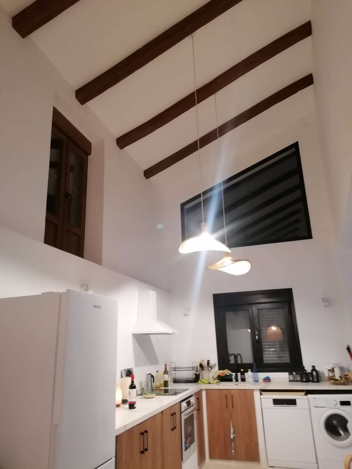 SE ALQUILA POR LARGA TEMPORADA MAGNIFICACASA EN COIN