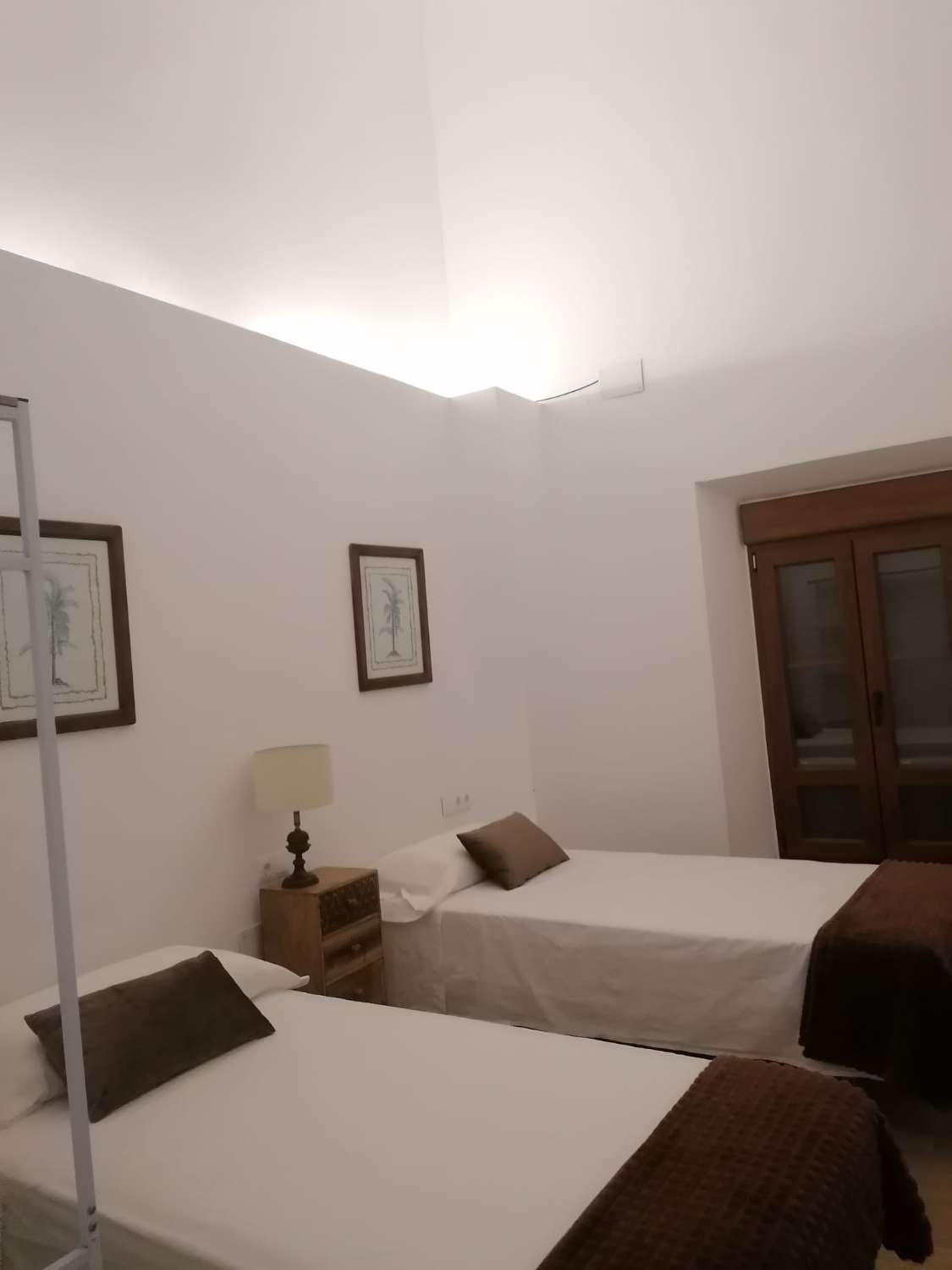 SE ALQUILA POR LARGA TEMPORADA MAGNIFICACASA EN COIN