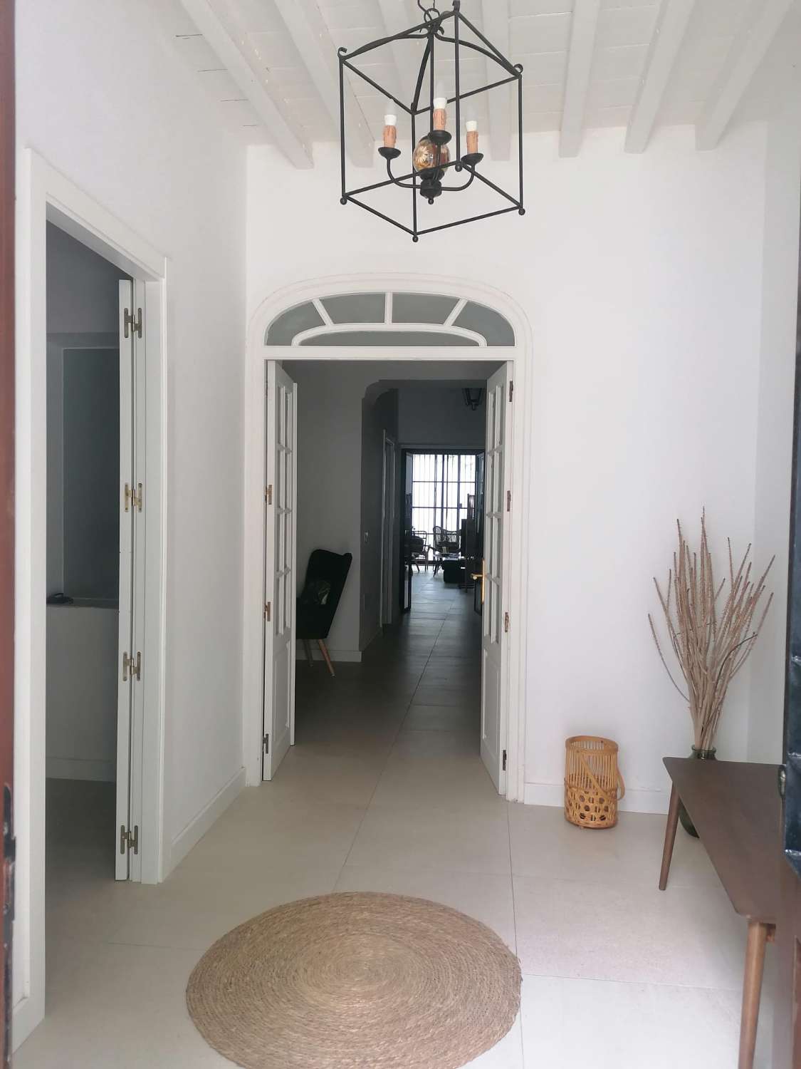 SE ALQUILA POR LARGA TEMPORADA MAGNIFICACASA EN COIN