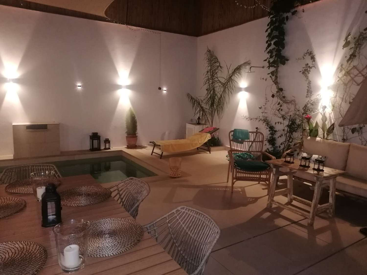 SE ALQUILA POR LARGA TEMPORADA MAGNIFICACASA EN COIN