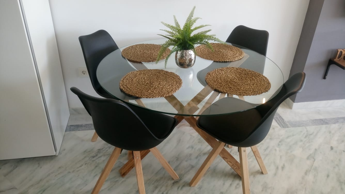 SE ALQUILA  POR LARGA TEMPORADA MAGNIFICO APARTAMENTO CON VISTAS AL MAR EN   2ª LINEA DE PLAYA EN BENALMADENA