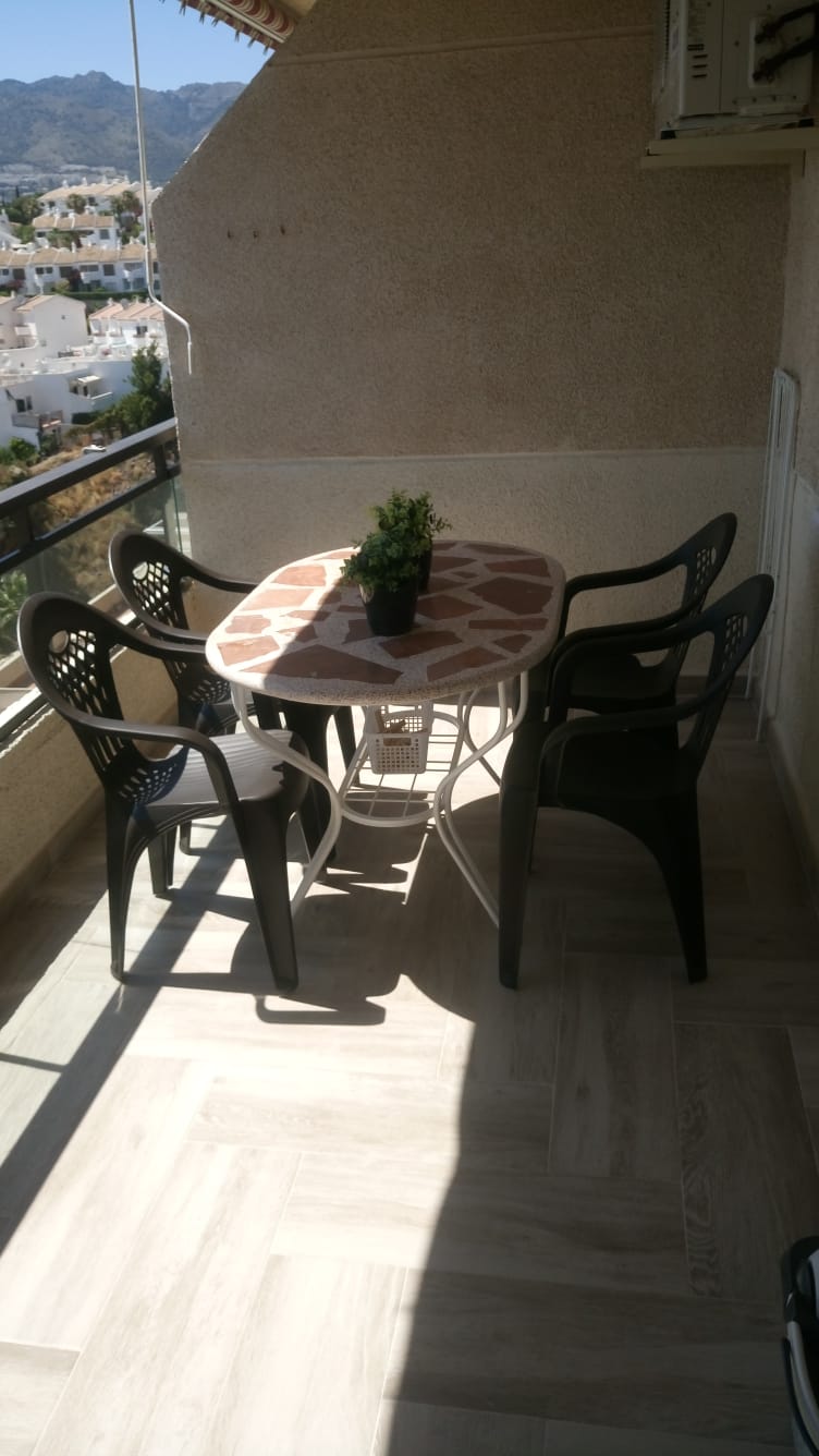 SE ALQUILA  POR LARGA TEMPORADA MAGNIFICO APARTAMENTO CON VISTAS AL MAR EN   2ª LINEA DE PLAYA EN BENALMADENA