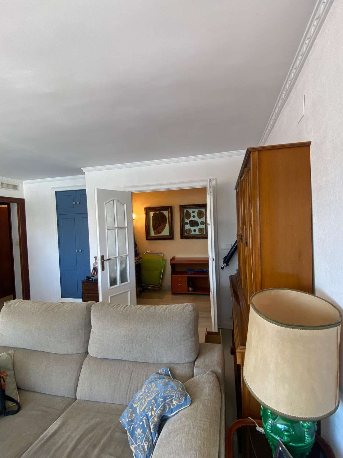 SE ALQUILA DESDE AHORA HASTA 30.6.26 Y DE 1.9.26-30.6.27  BONITO APARTAMENTO EN 2ª LINEA DE PLAYA CON VISTAS AL MAR LATERALES  EN BENALMADENA