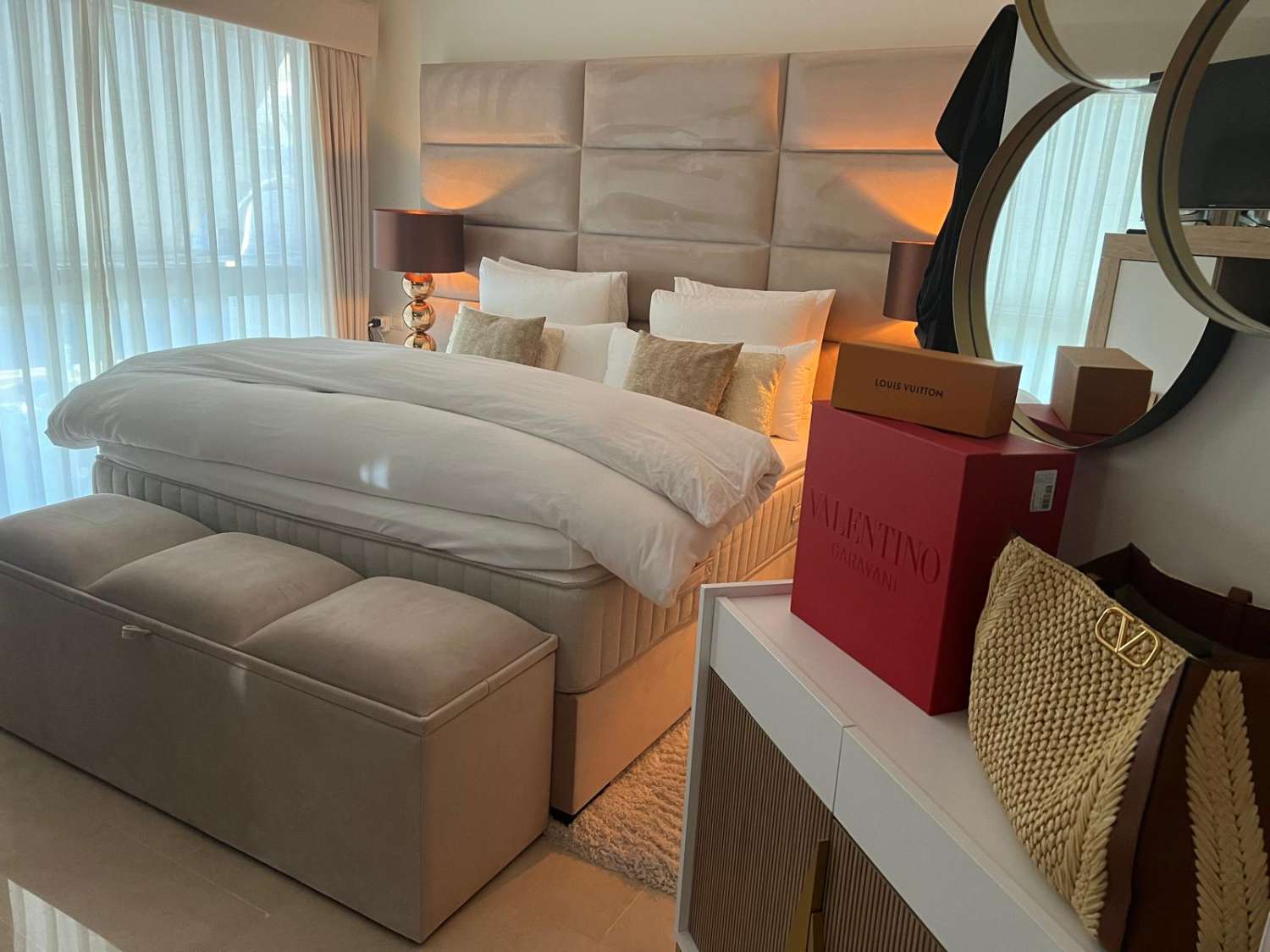 SE VENDE PRECIOSO APARTAMENTO TOTALMENTE RENOVADO  EN PUERTO MARINACON VISTAS AL MAR    (BENALMADENA)