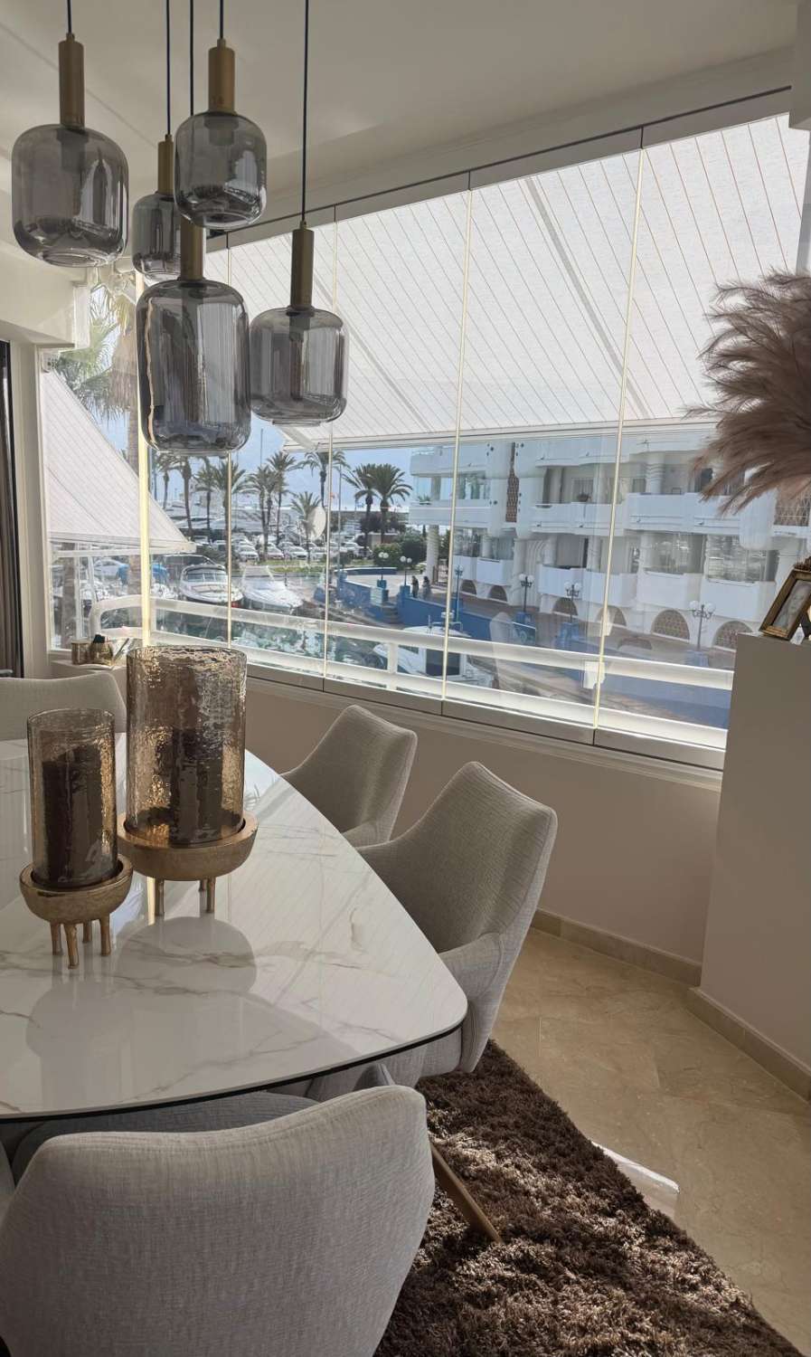 SE VENDE PRECIOSO APARTAMENTO TOTALMENTE RENOVADO  EN PUERTO MARINACON VISTAS AL MAR    (BENALMADENA)