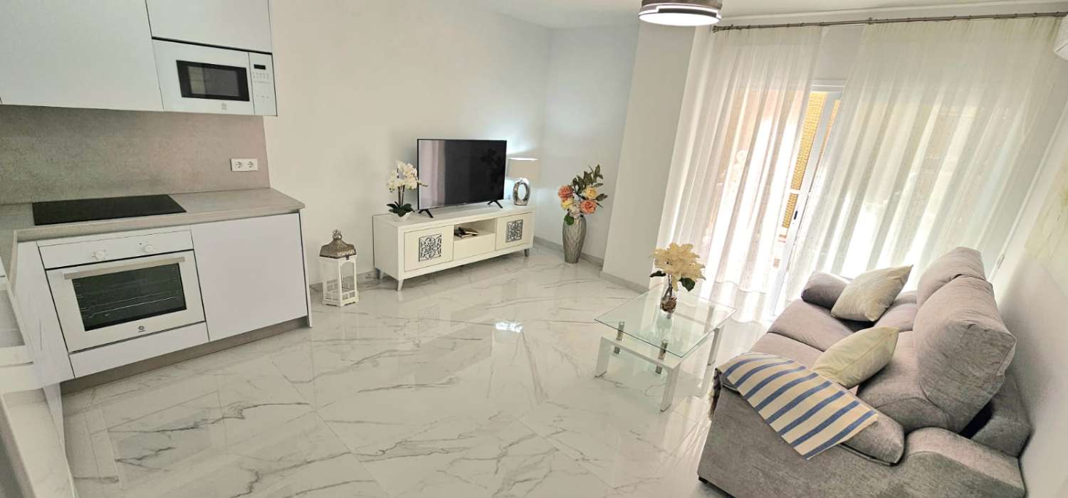 LARGA TEMPORADA, DESDE 01/03/2027 SE ALQUILA PRECIOSO APARTAMENTO FRONTAL AL MAR EN FUENGIROLA