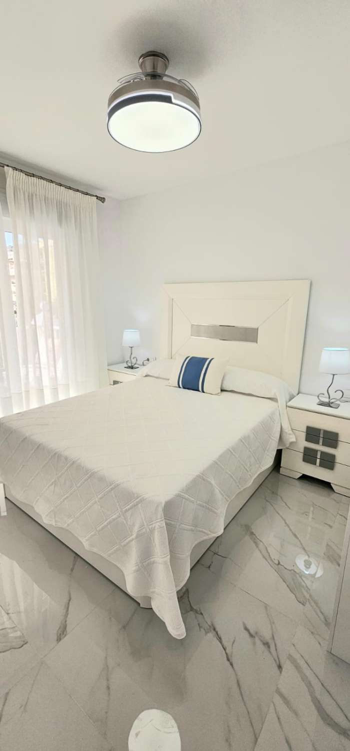 LARGA TEMPORADA, DESDE 01/03/2027 SE ALQUILA PRECIOSO APARTAMENTO FRONTAL AL MAR EN FUENGIROLA