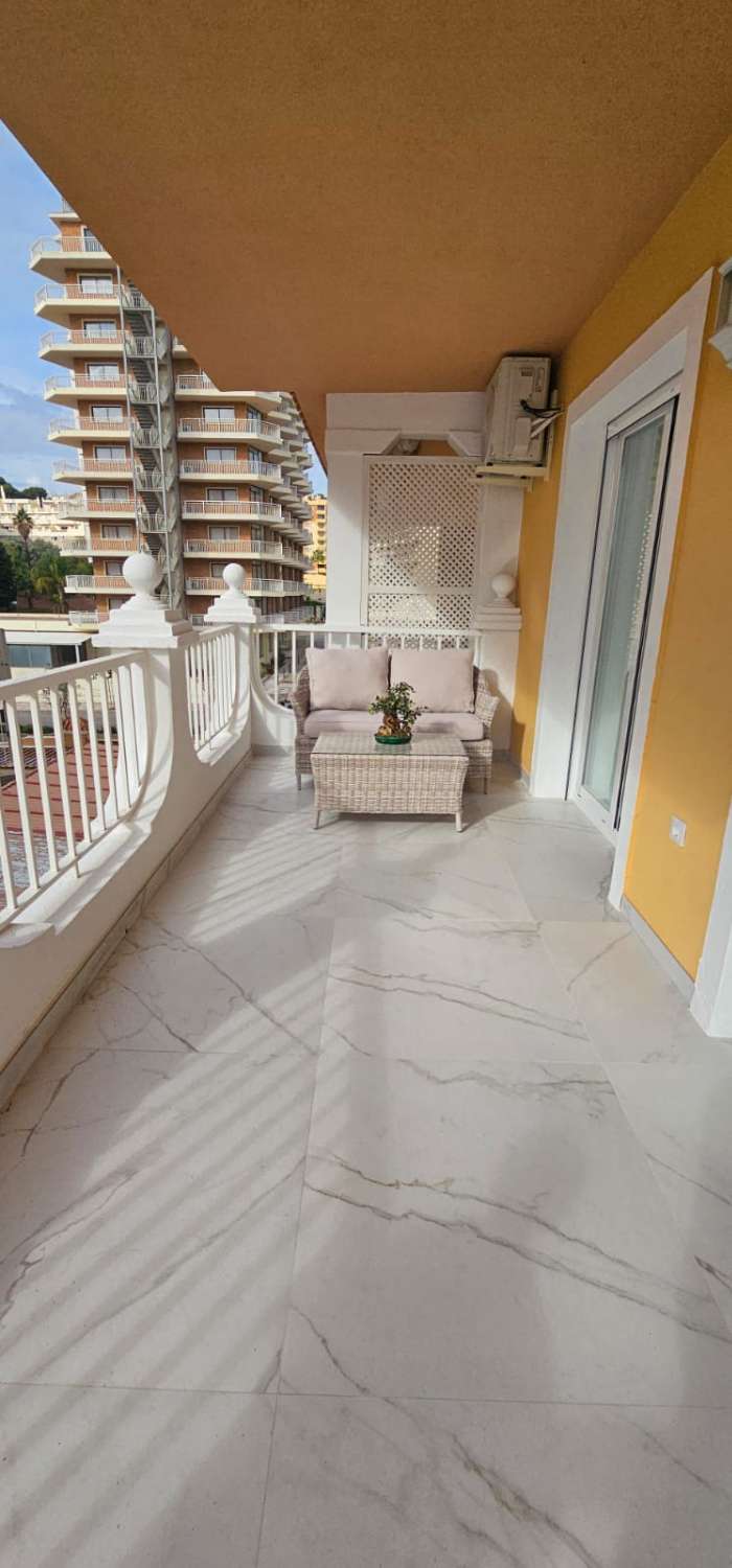 LARGA TEMPORADA, DESDE 01/03/2027 SE ALQUILA PRECIOSO APARTAMENTO FRONTAL AL MAR EN FUENGIROLA