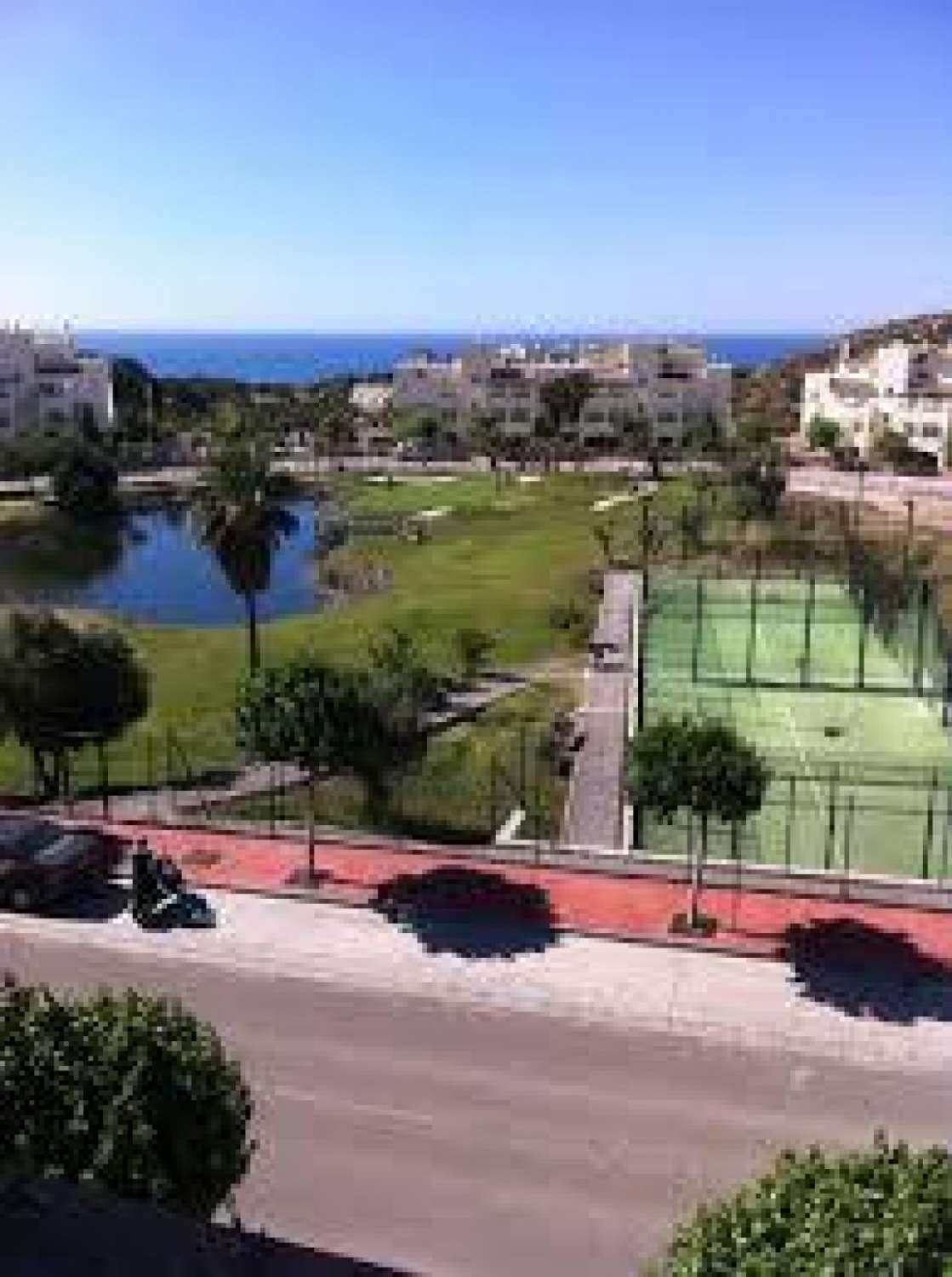 SE ALQUİLA DESDE 01/10/2026- 31/05/2027 BONITO APARTAMENTO EN ZONA MONTERREY (BENALMADENA).