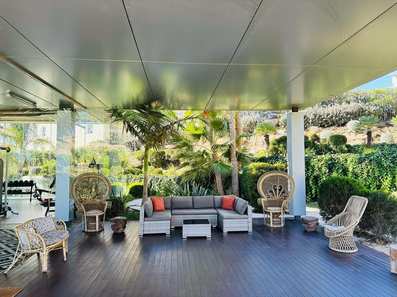 SE VENDE MAGNIFICO APARTAMENTO CON VISTAS AL MAR CERCA DE PLAYA EN LAS LAGUNAS DE MIJAS