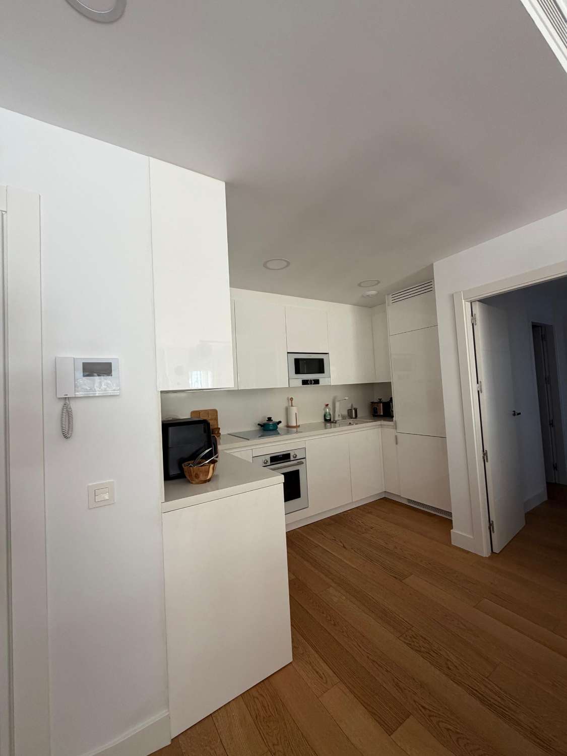 SE VENDE MAGNIFICO APARTAMENTO CON VISTAS AL MAR CERCA DE PLAYA EN LAS LAGUNAS DE MIJAS