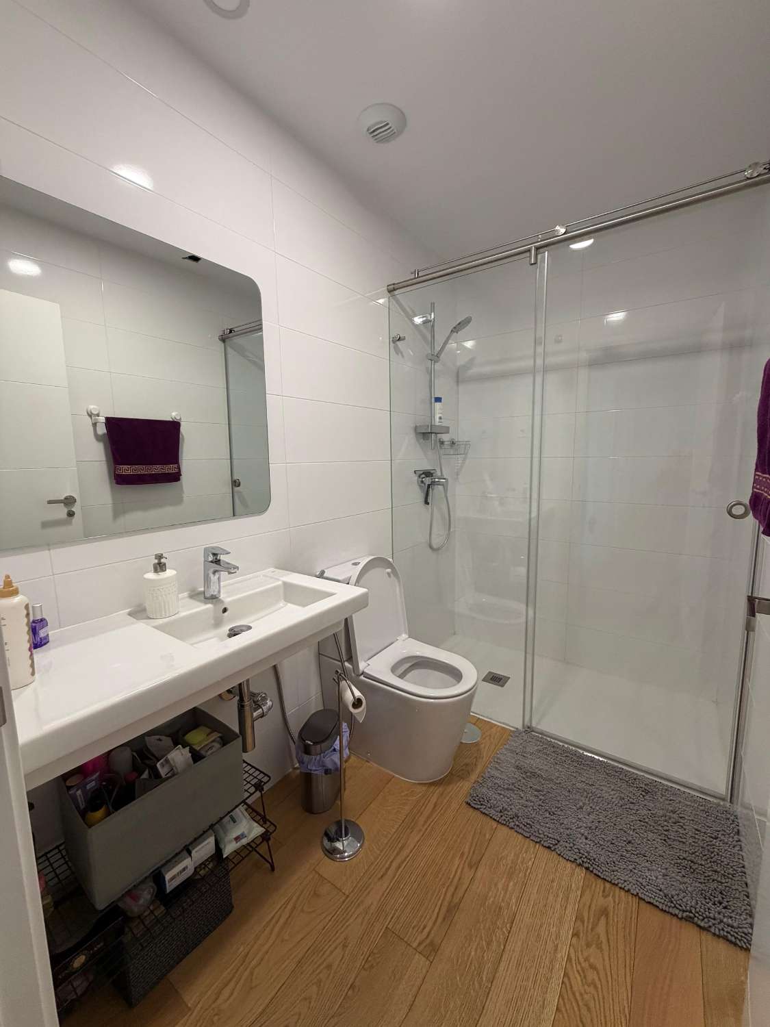 SE VENDE MAGNIFICO APARTAMENTO CON VISTAS AL MAR CERCA DE PLAYA EN LAS LAGUNAS DE MIJAS