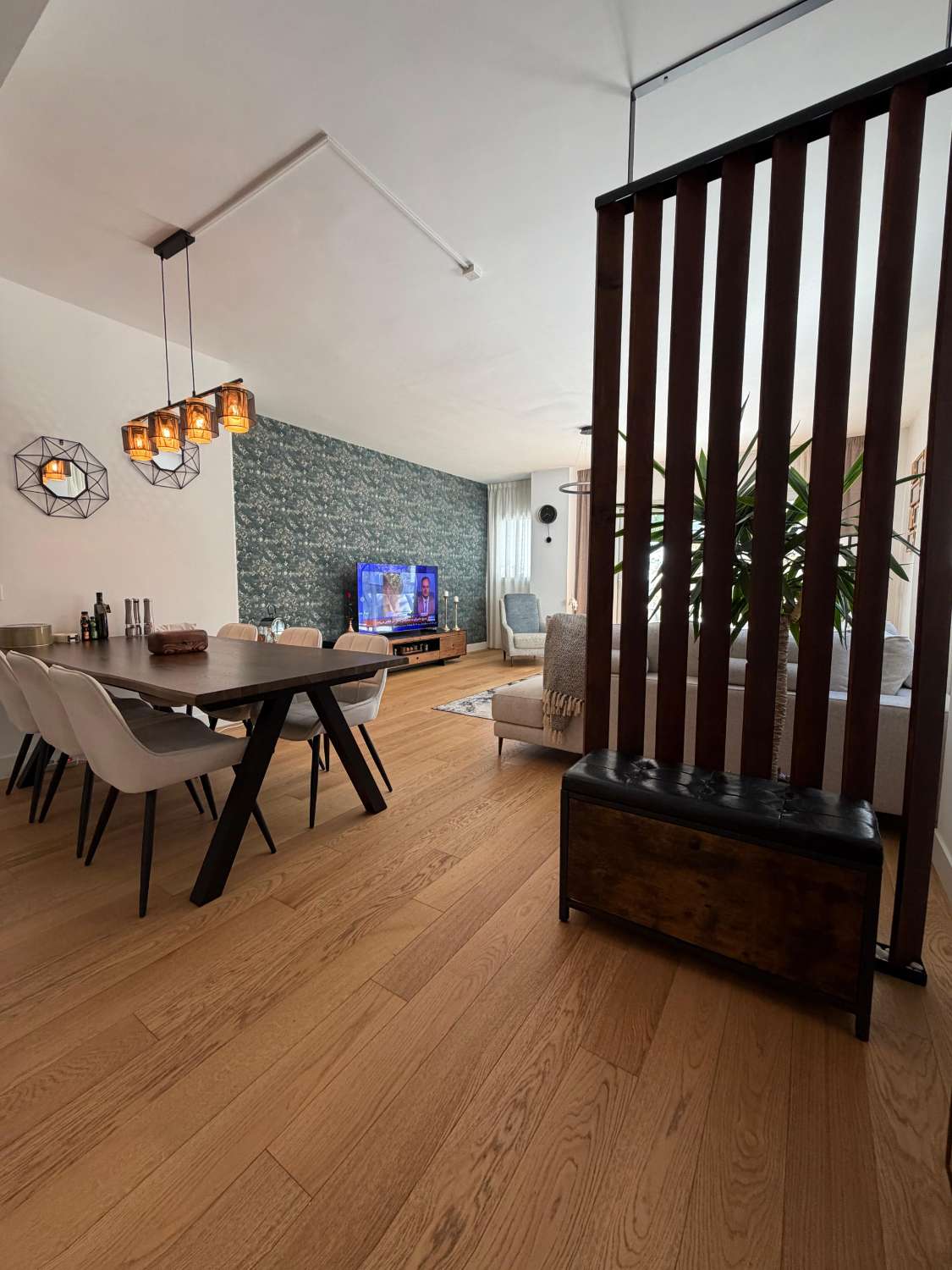 SE VENDE MAGNIFICO APARTAMENTO CON VISTAS AL MAR CERCA DE PLAYA EN LAS LAGUNAS DE MIJAS