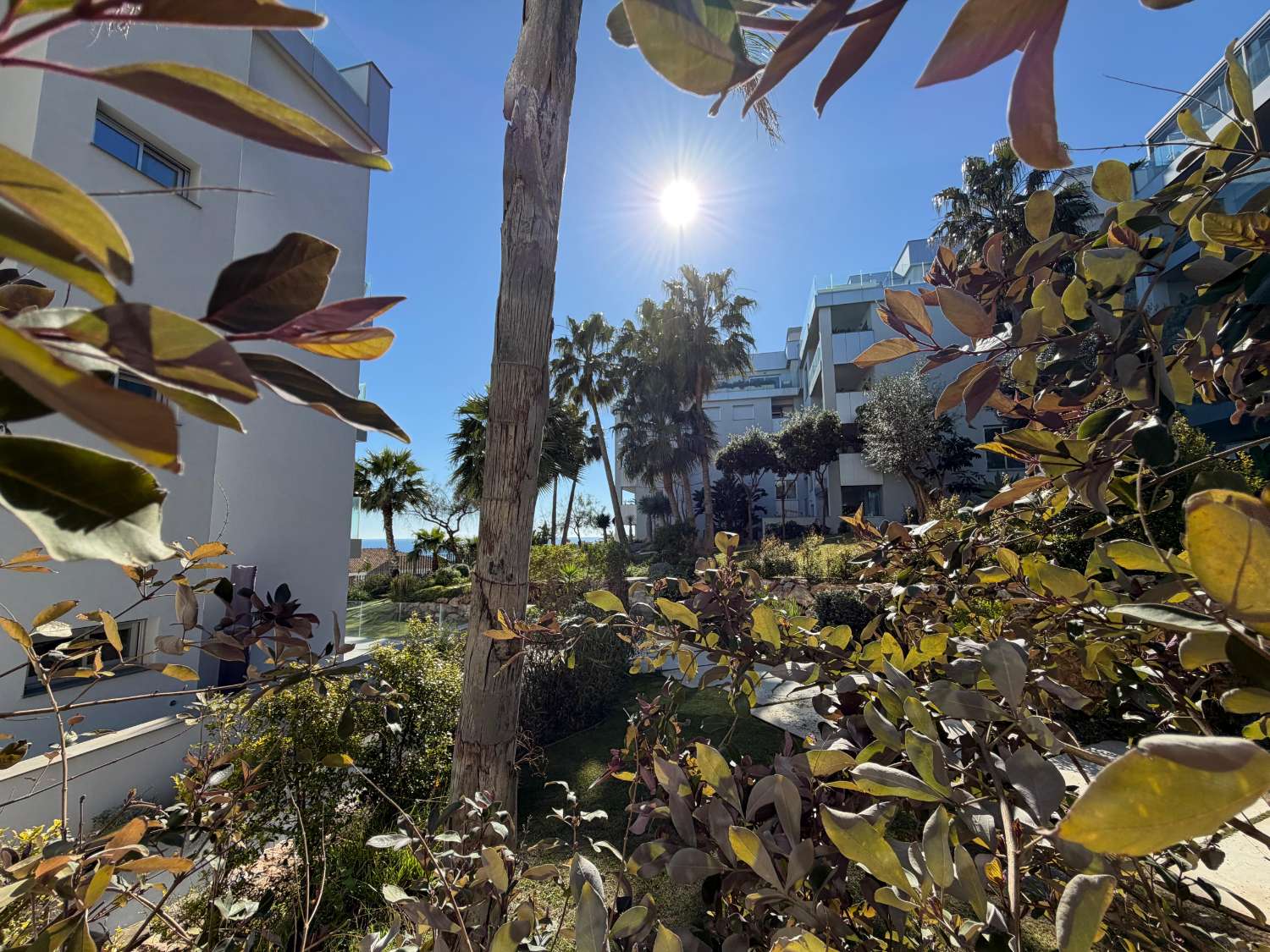 SE VENDE MAGNIFICO APARTAMENTO CON VISTAS AL MAR CERCA DE PLAYA EN LAS LAGUNAS DE MIJAS