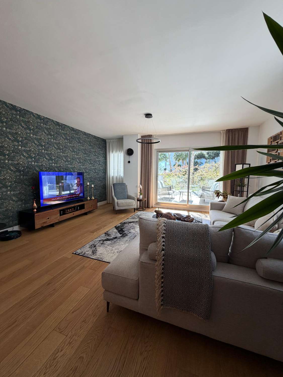 SE VENDE MAGNIFICO APARTAMENTO CON VISTAS AL MAR CERCA DE PLAYA EN LAS LAGUNAS DE MIJAS