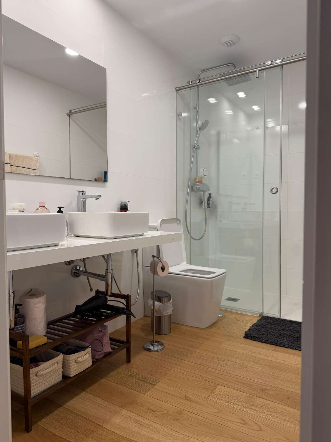 SE VENDE MAGNIFICO APARTAMENTO CON VISTAS AL MAR CERCA DE PLAYA EN LAS LAGUNAS DE MIJAS