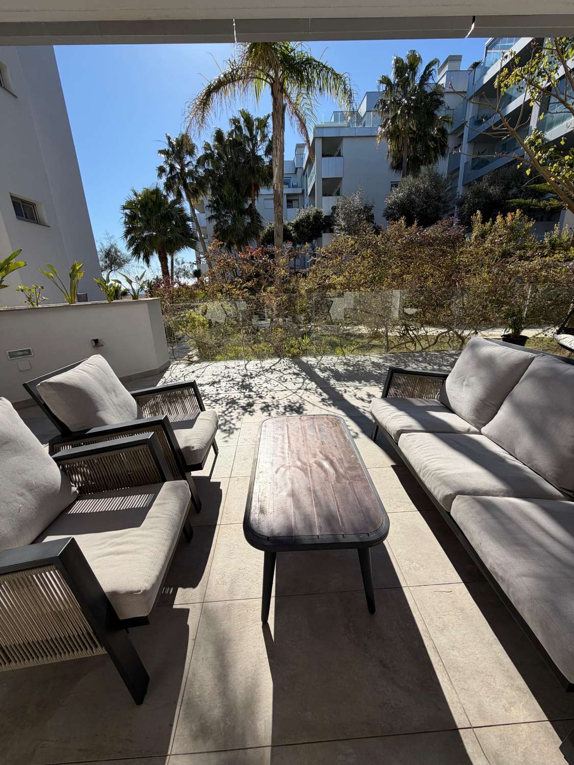 SE VENDE MAGNIFICO APARTAMENTO CON VISTAS AL MAR CERCA DE PLAYA EN LAS LAGUNAS DE MIJAS