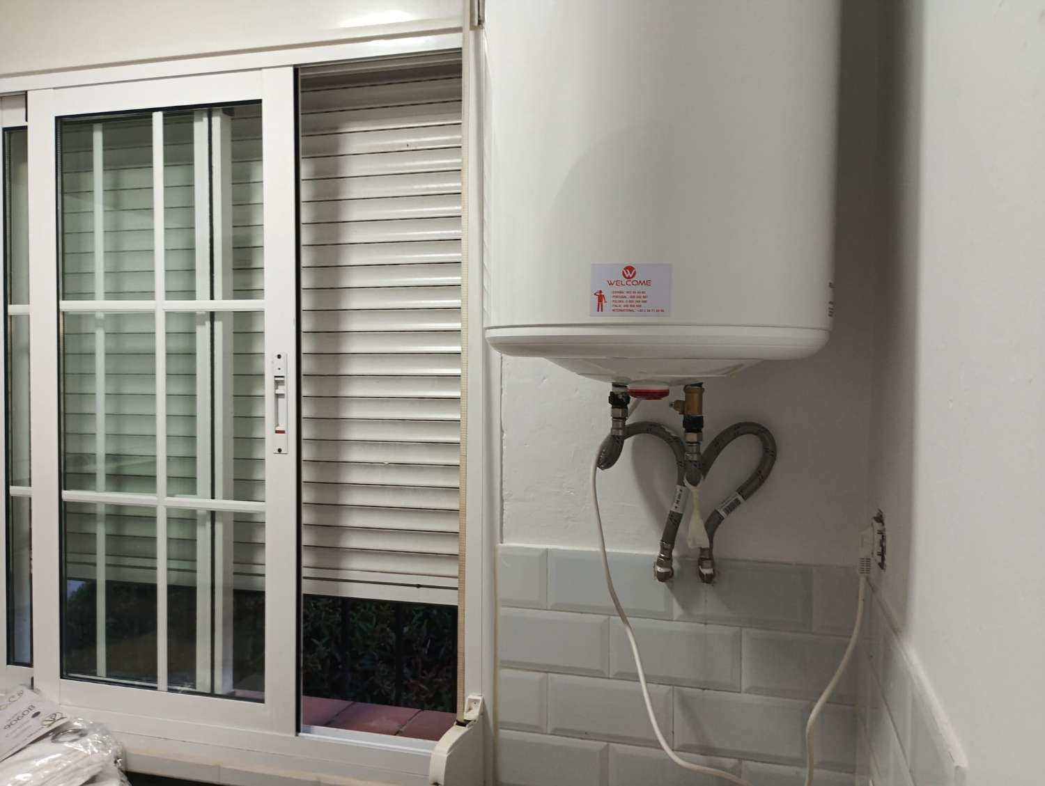 SE VENDE BONITO APARTAMENTO DE TRES DORMITORIOS EN BENALMADENA