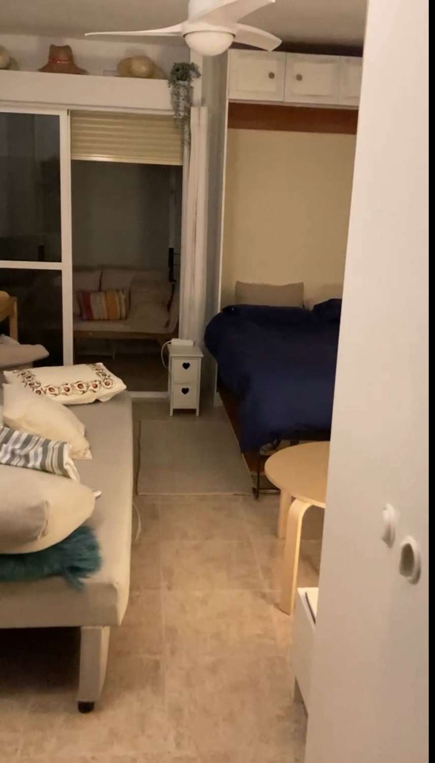 SE ALQUILA DESDE  Septiembre BONITO ESTUDIO EN ARROYO DE LA MIEL (BENALMADENA)