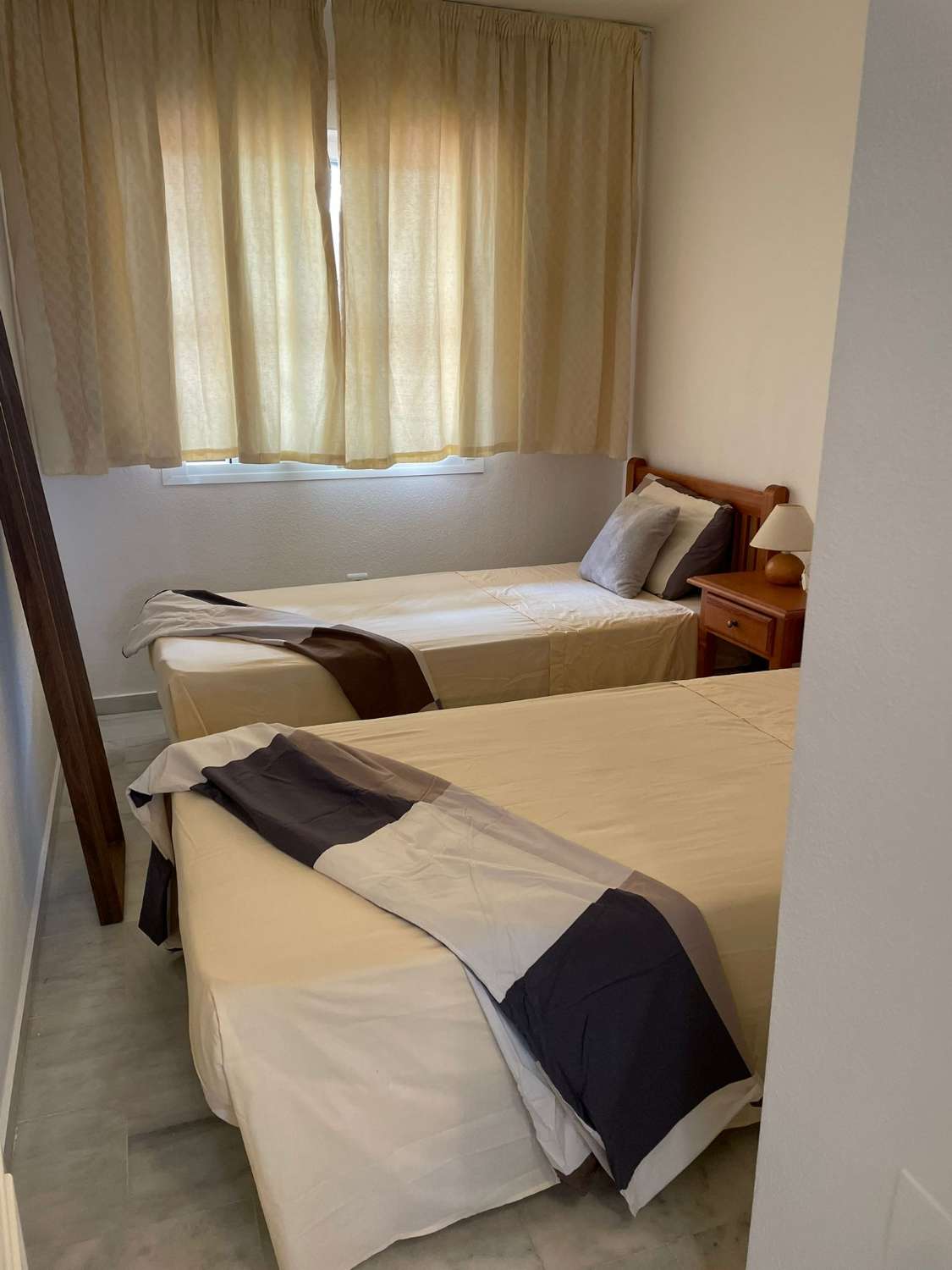 Vanaf nu een uitstekend appartement met drie slaapkamers te huur in Benalmadena