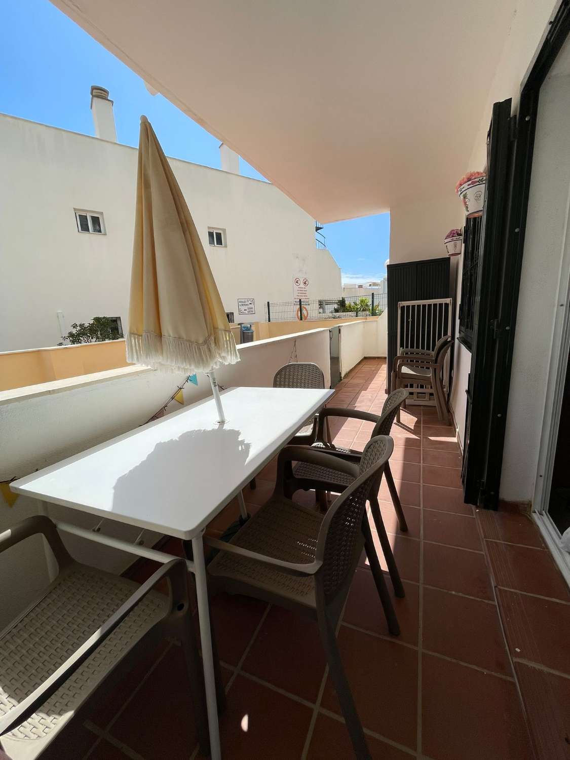 Vanaf nu een uitstekend appartement met drie slaapkamers te huur in Benalmadena