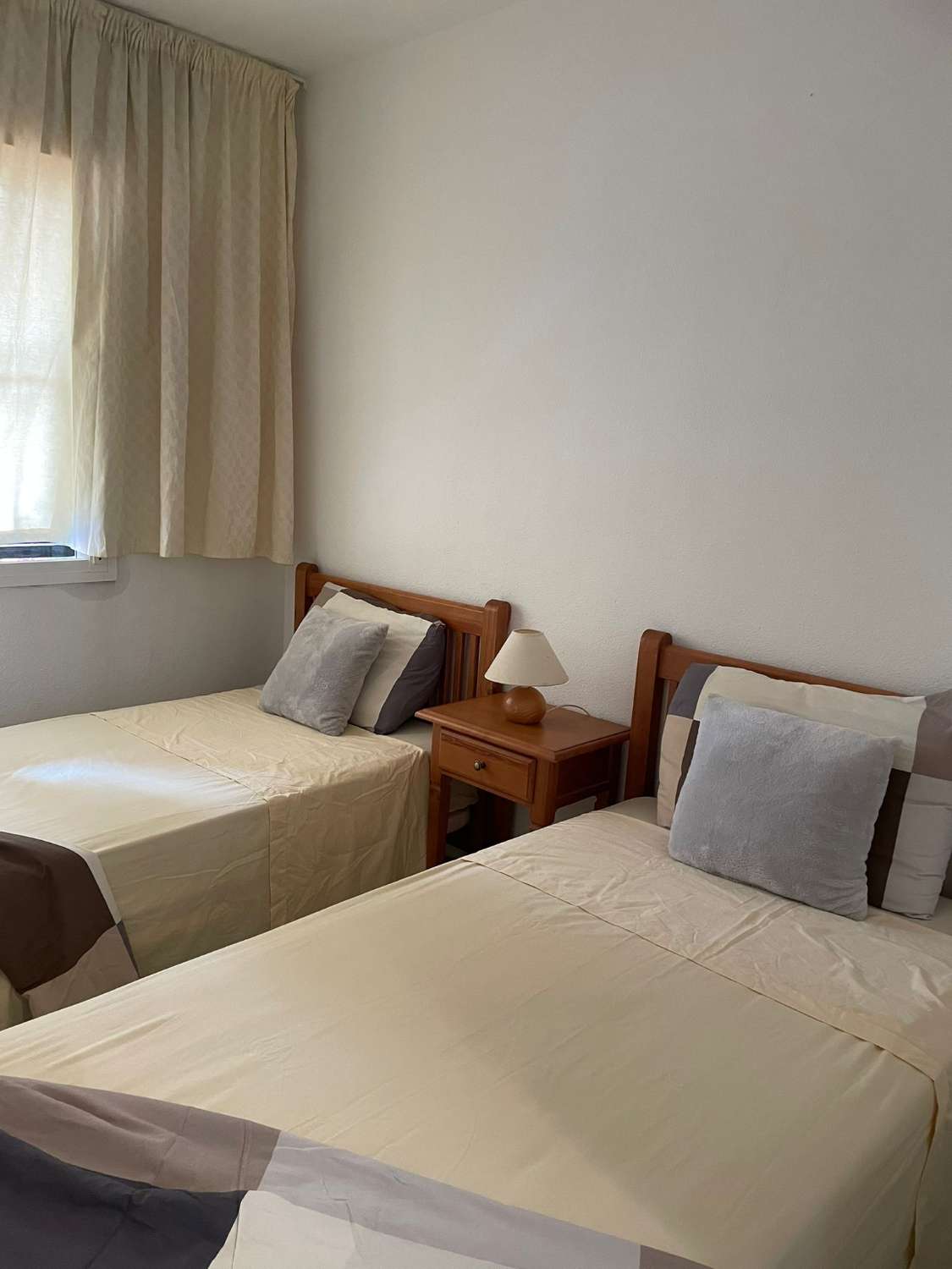 Vanaf nu een uitstekend appartement met drie slaapkamers te huur in Benalmadena