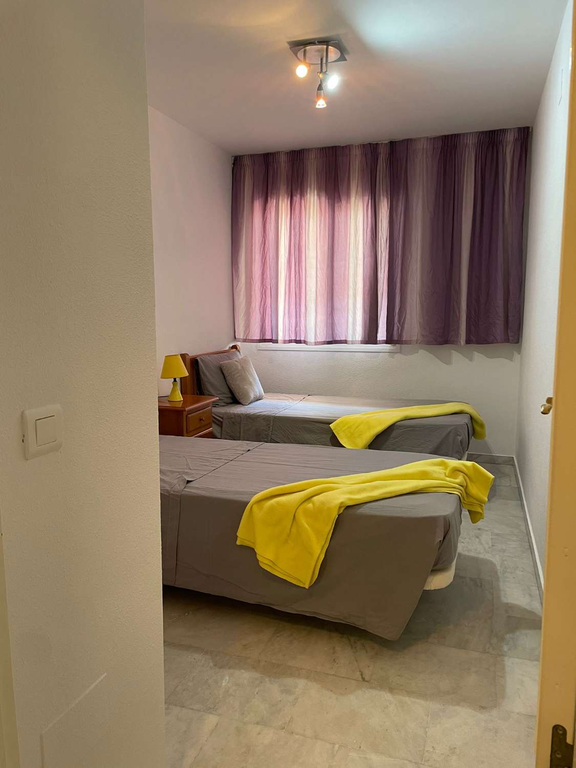 Vanaf nu een uitstekend appartement met drie slaapkamers te huur in Benalmadena