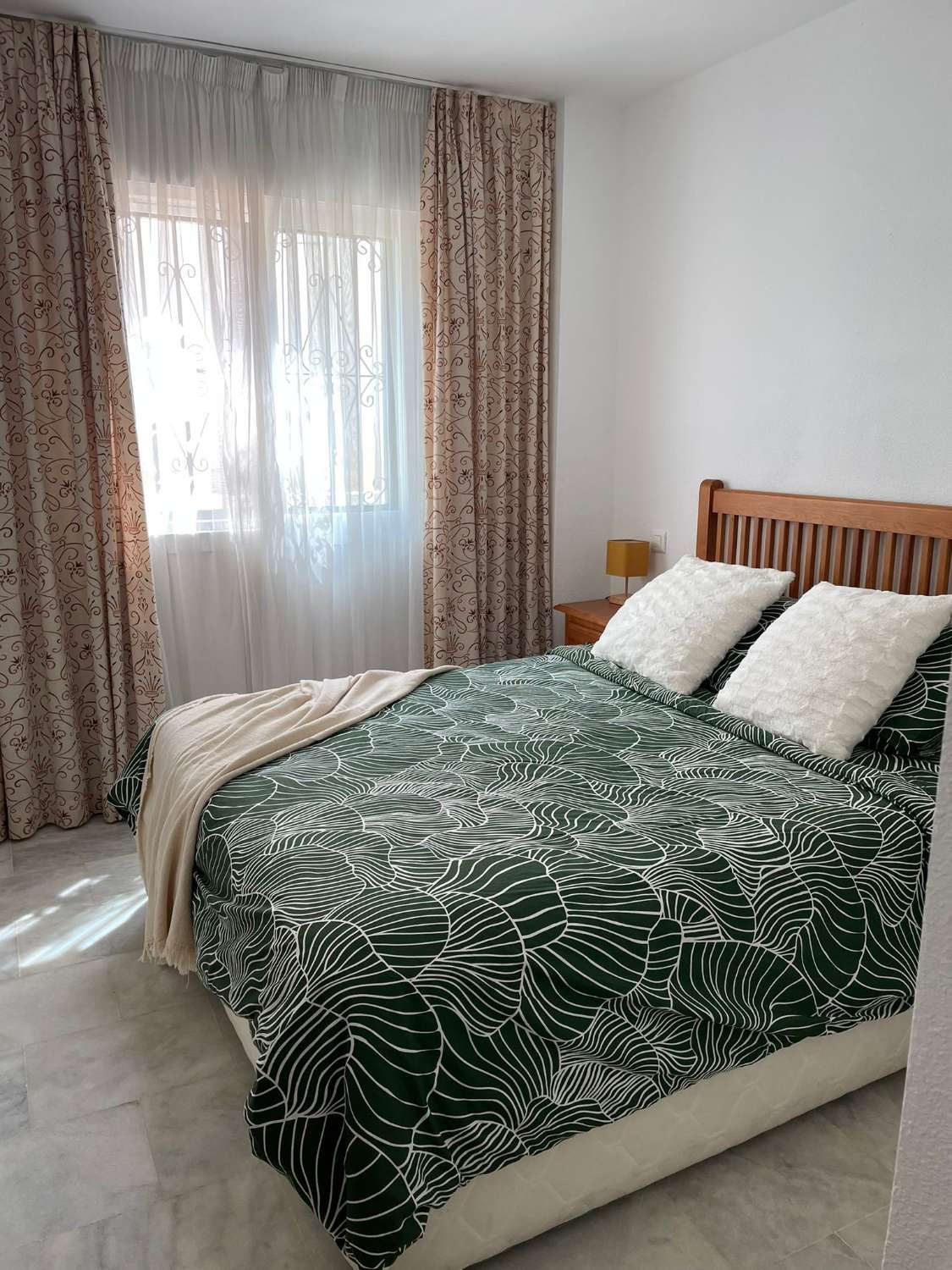 Vanaf nu een uitstekend appartement met drie slaapkamers te huur in Benalmadena