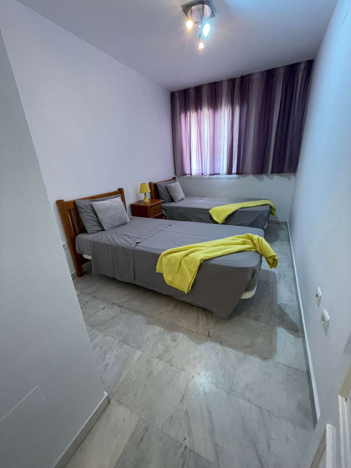 Vanaf nu een uitstekend appartement met drie slaapkamers te huur in Benalmadena
