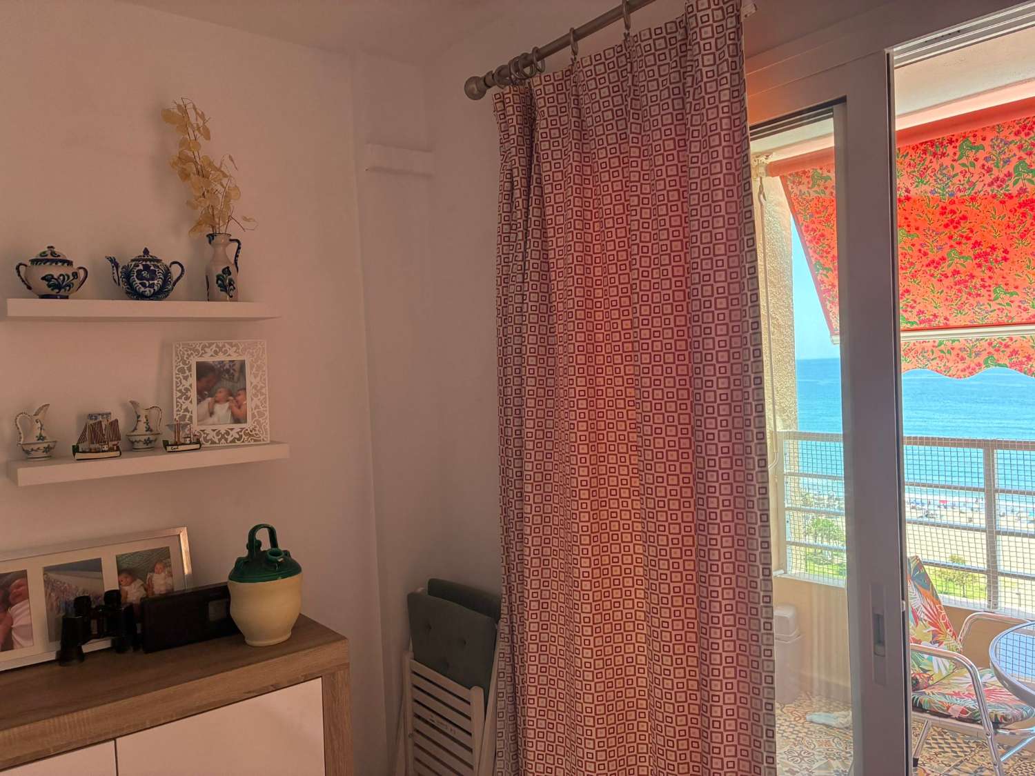 Se alquila desde 01.09.26-30.06.27 bonito estudio con vistas al mar en 1ª línea de playa Los Boliches en Fuengirola