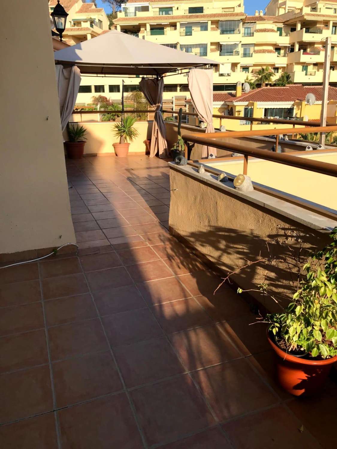 LARGA TEMPORADA.Atico duplex en Benalmadena (Torrequebrada)