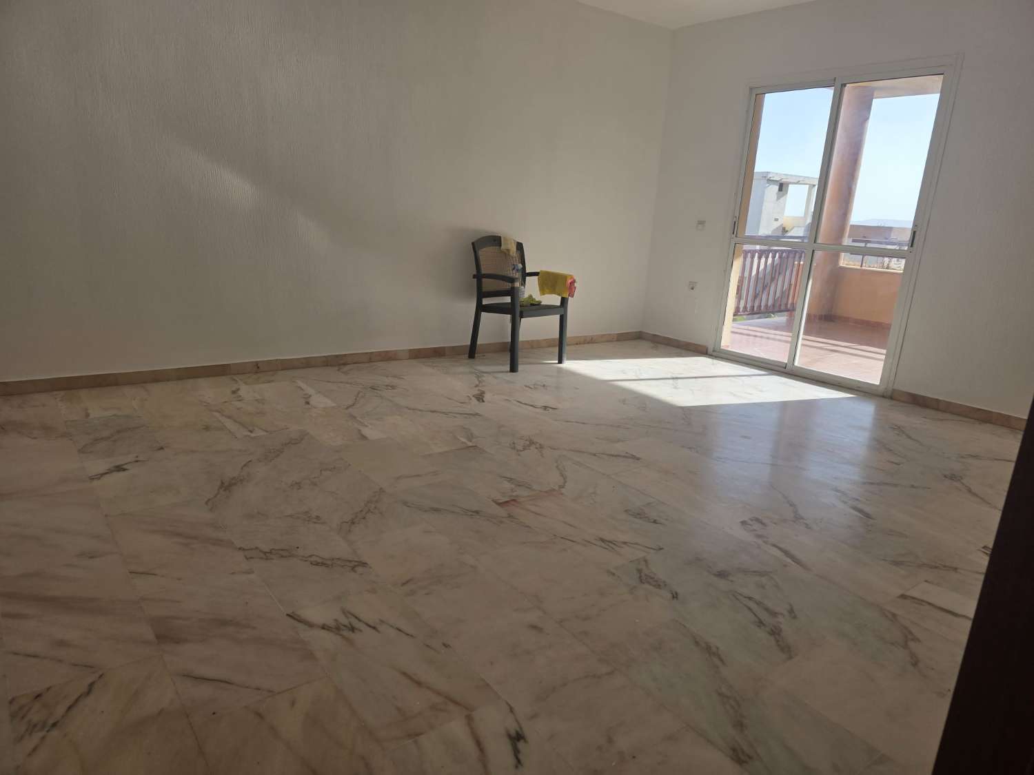 Se vende apartamento de 3 dormitorios a 3 minutos de la playa – Benalmádena