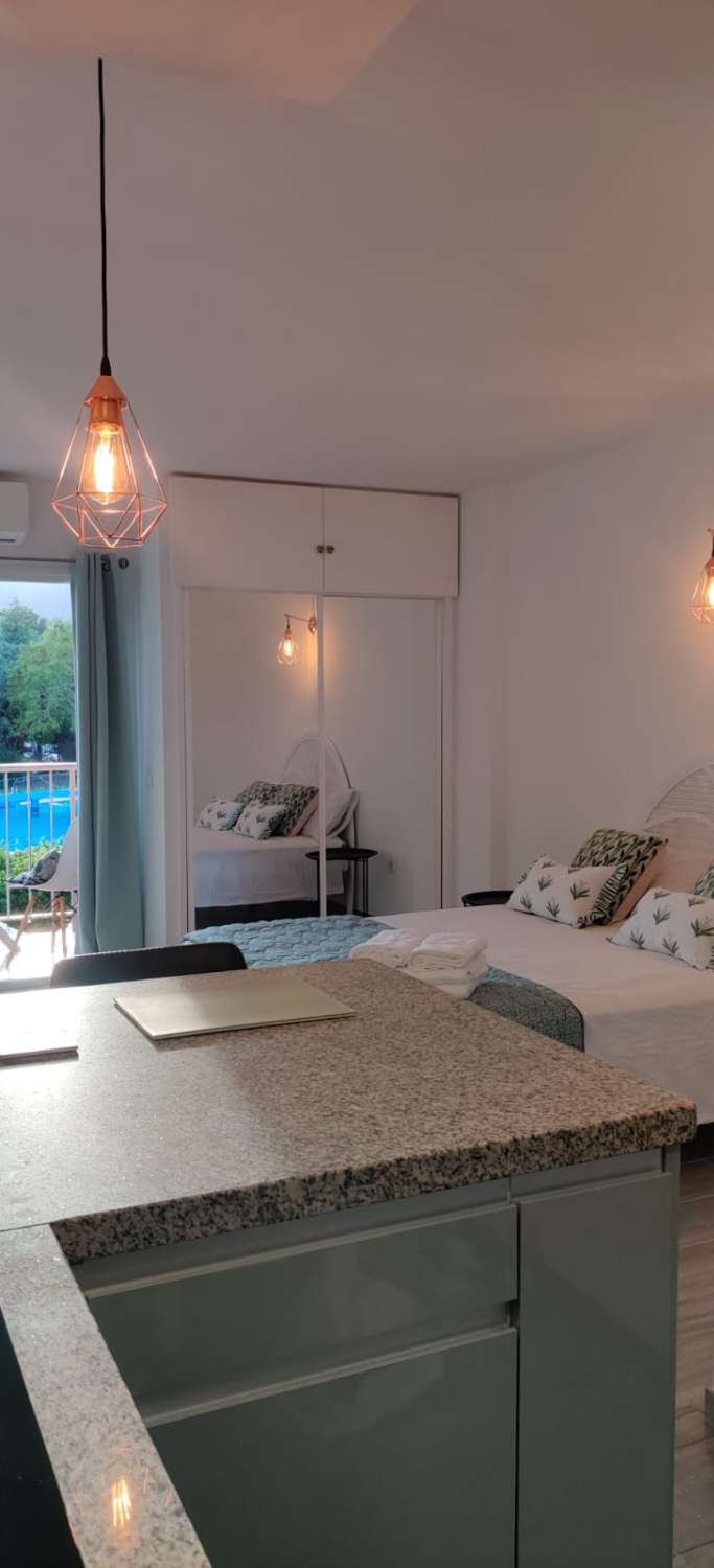 SE ALQUILA DESDE 01/11/2026- 01/02/2027 bonito estudio en Benalmadena.