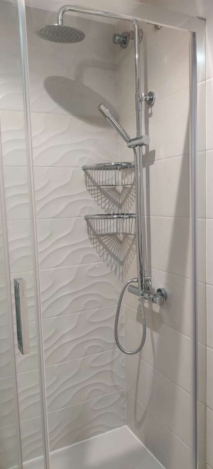 SE ALQUILA DESDE 01/11/2026- 01/02/2027 bonito estudio en Benalmadena.