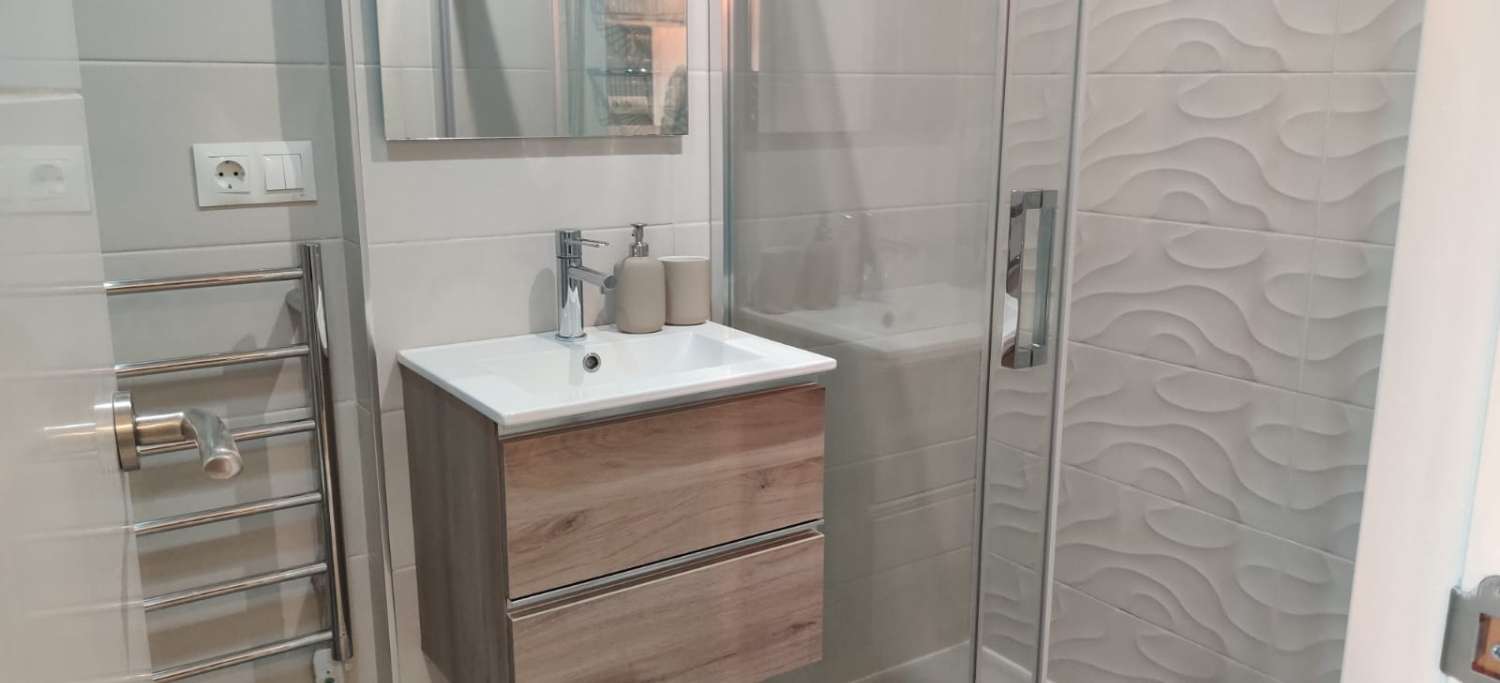 SE ALQUILA DESDE 01/11/2026- 01/02/2027 bonito estudio en Benalmadena.