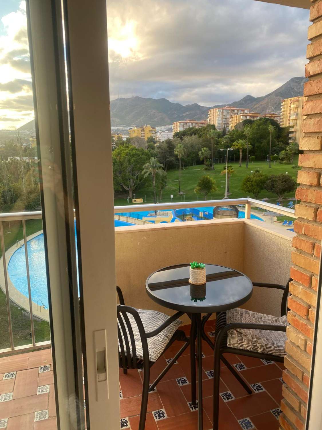 SE ALQUILA DESDE 01/10/2026- 01/04/2027 bonito estudio en Benalmadena.