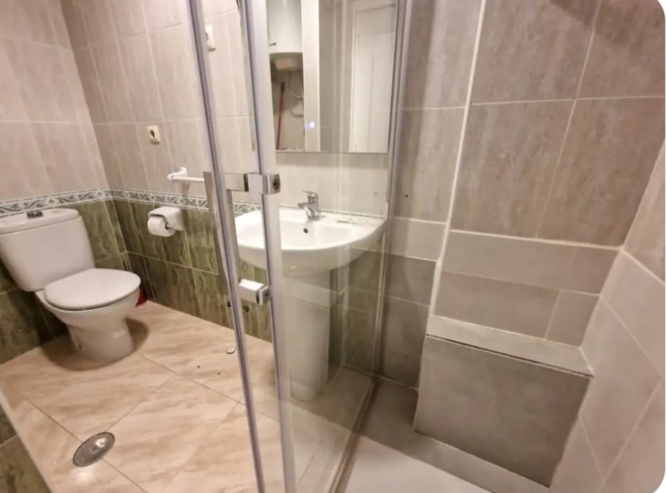 SE ALQUILA DESDE 01/10/2026- 01/04/2027 bonito estudio en Benalmadena.