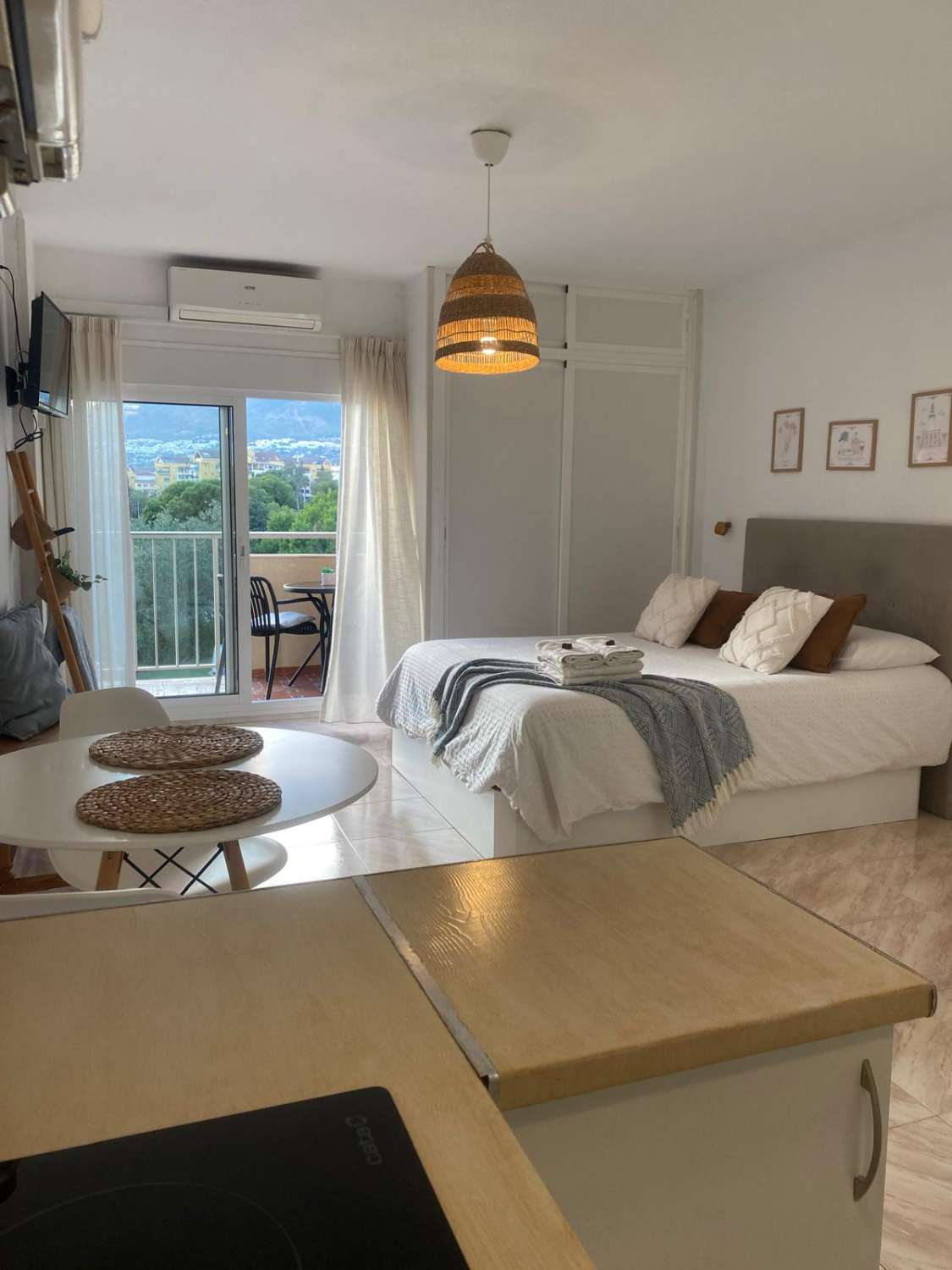 SE ALQUILA DESDE 01/10/2026- 01/04/2027 bonito estudio en Benalmadena.