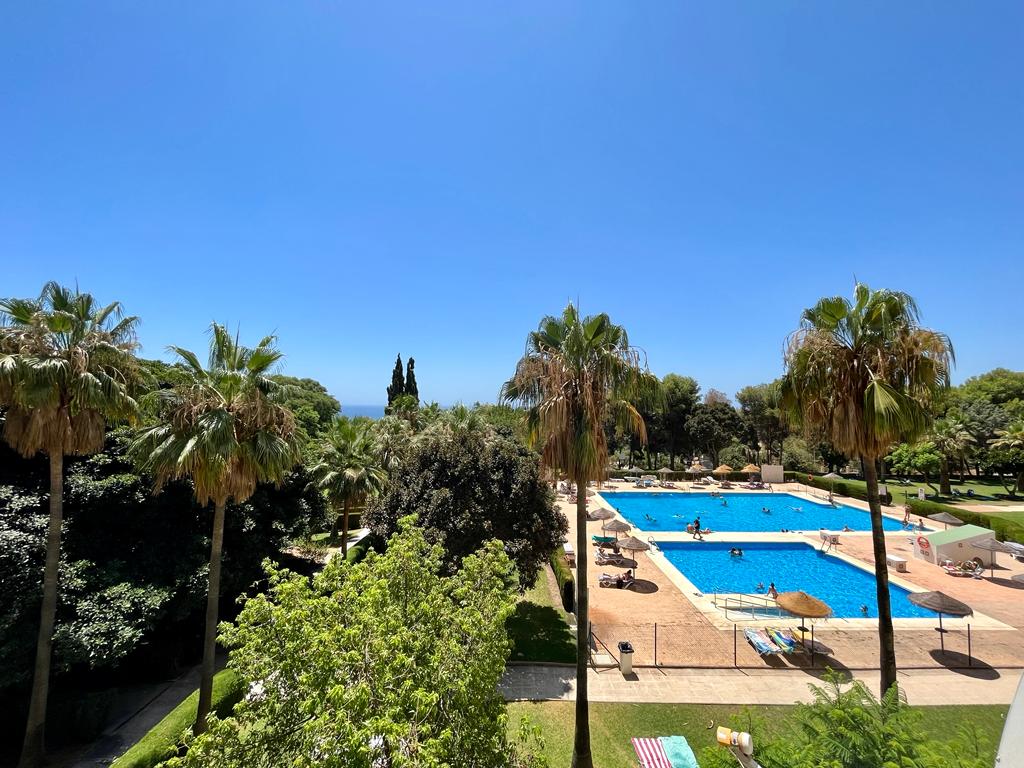 Se alquila del 1/10/2026-30/6/2027 apartamento con vistas al mar  en Arroyo de la Miel
