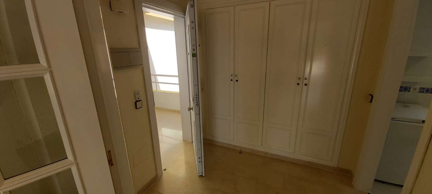 Lungo termine - Magnifico attico luminoso con 3 camere da letto in affitto a Benalmadena