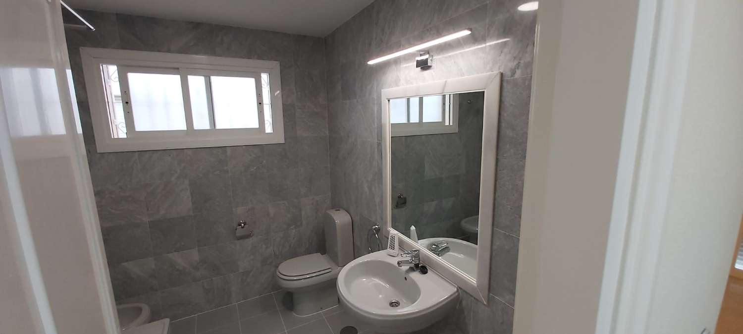 Lungo termine - Magnifico attico luminoso con 3 camere da letto in affitto a Benalmadena