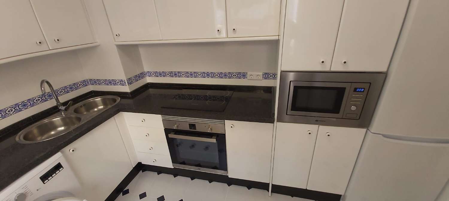Lungo termine - Magnifico attico luminoso con 3 camere da letto in affitto a Benalmadena