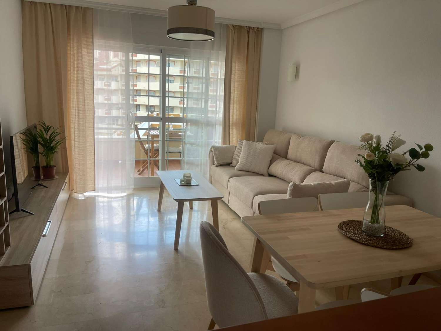 LANGSIKTIG - FIN LEILIGHET TIL LEIE I TORREQUEBRADA, BENALMADENA