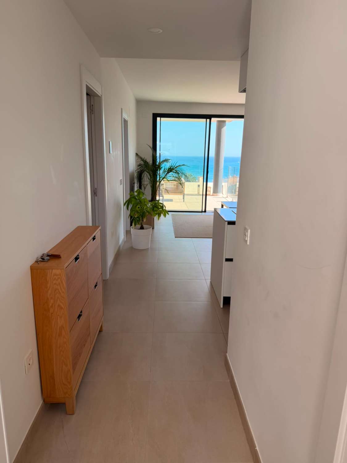 LARGA TEMPORADA SE ALQUILA  DESDE 01/09/2026 BONITO  APARTAMENTO CON VISTAS AL MAR  EN ZONA DE CARVAJAL
