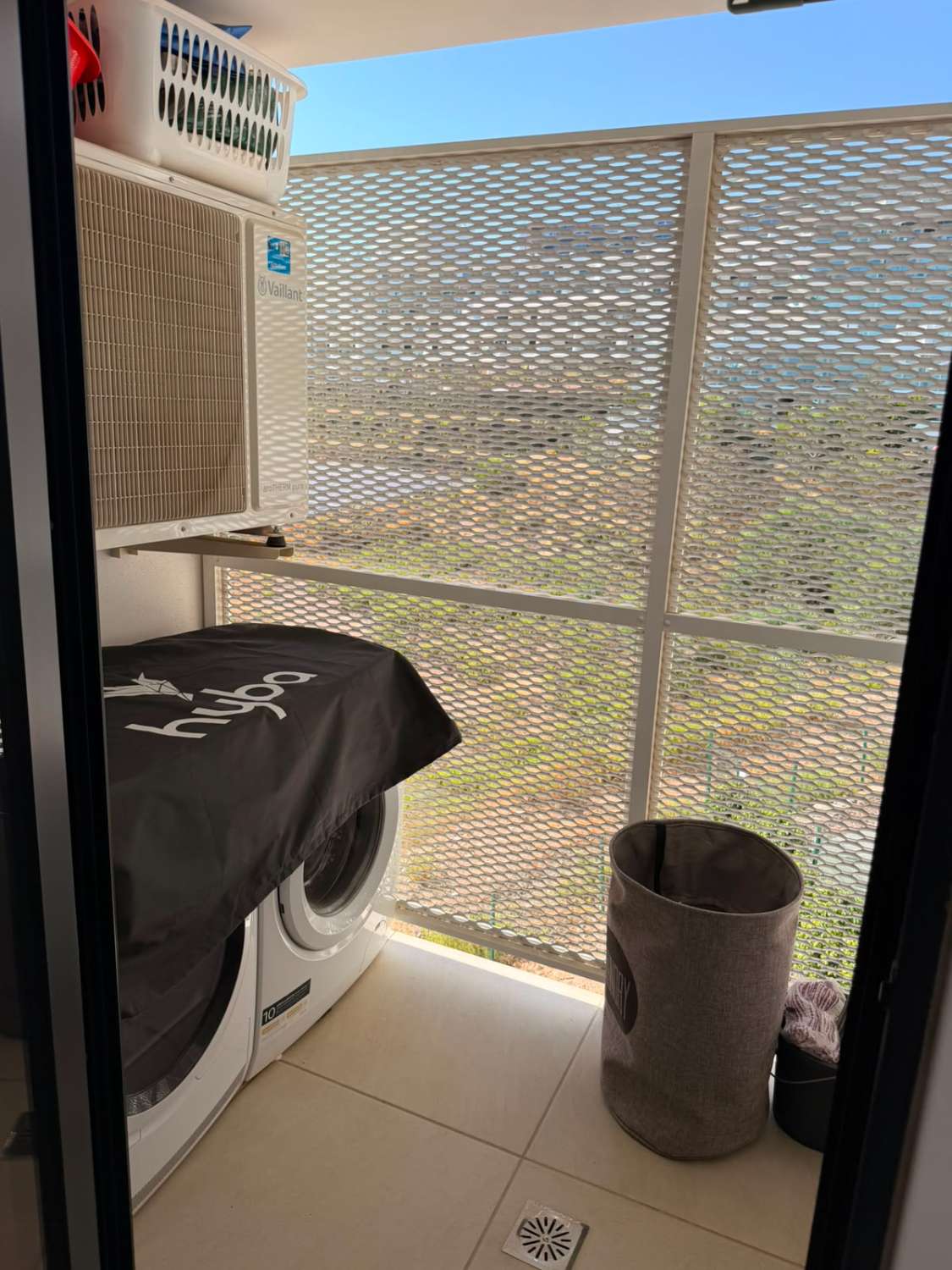 LARGA TEMPORADA SE ALQUILA  DESDE 01/09/2026 BONITO  APARTAMENTO CON VISTAS AL MAR  EN ZONA DE CARVAJAL
