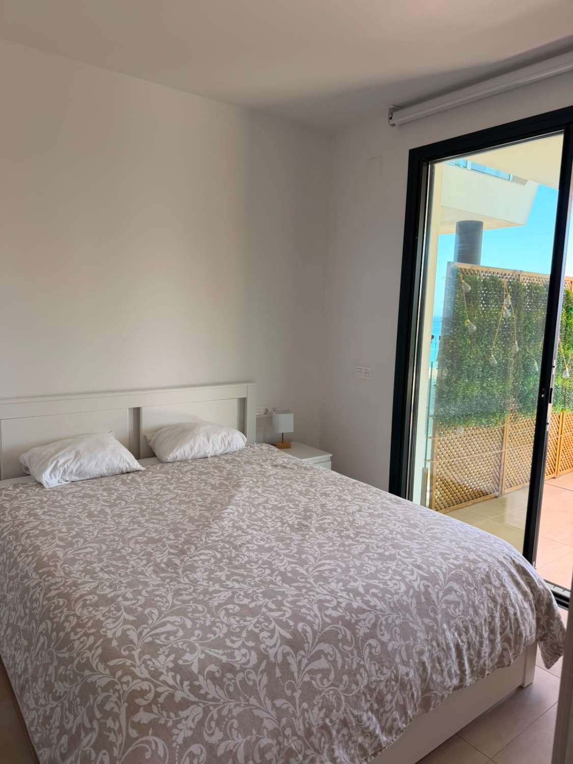 LARGA TEMPORADA SE ALQUILA  DESDE 01/09/2026 BONITO  APARTAMENTO CON VISTAS AL MAR  EN ZONA DE CARVAJAL